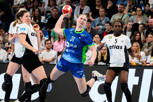 Handball, Frauen: EM-Qualifikation, Deutschland - Slowenien, 2. Runde, Gruppe 3, Lana Puncer (Slowenien) Heidelberg SNP Dome Baden-Württemberg Deutschland