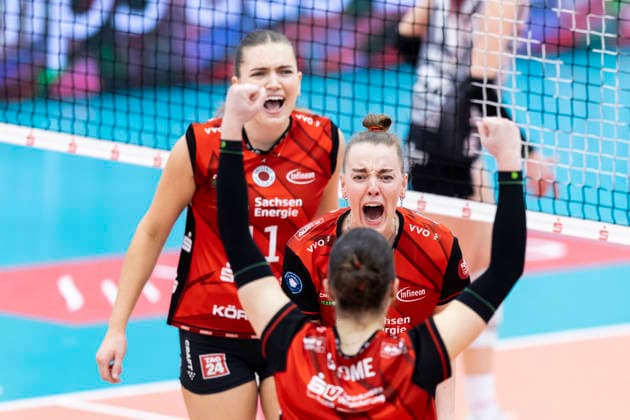 1. Volleyball Bundesliga Frauen: Schwarz-Weiss Erfurt vs. Dresdner SC; Erfurt; 08.03.2026 Jubel, Jette Kuipers ( 8; Dresdner SC) (Bildmitte) und Emma Grome ( 4; Dresdner SC) 1. Volleyball Bundesliga Frauen: Schwarz-Weiss Erfurt vs. Dresdner SC; Riethsporthalle Erfurt; 08.03.2026 Copyright: xBEAUTIFULxSPORTS Duehringx