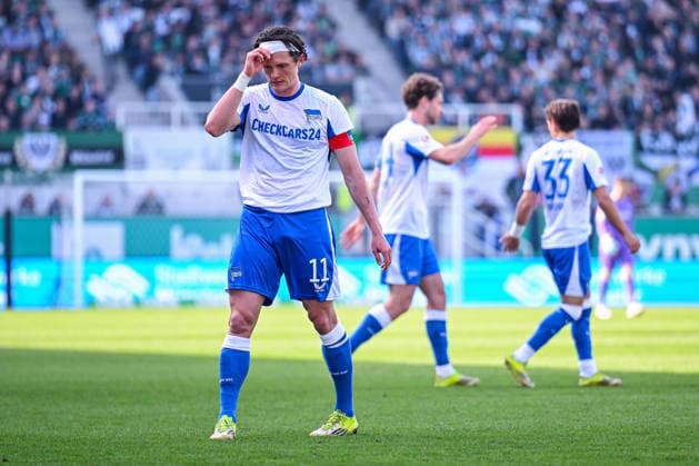 08.03.2026, Fussball, 2. Bundesliga, 25. Spieltag Saison 2025 2026, Preußen Münster - Hertha BSC, Fabian Reese (Hertha BSC) fasst sich ans Stirnband, xRHR-FOTO TKx