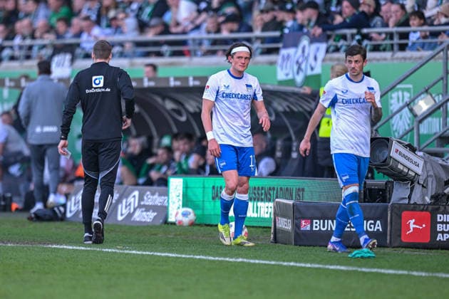 08.03.2026, Fussball, 2. Bundesliga, 25. Spieltag Saison 2025 2026, Preußen Münster - Hertha BSC, Fabian Reese (Hertha BSC), Dawid Kownacki (Hertha BSC) wurden gemeinsam ausgewechselt, xRHR-FOTO TKx