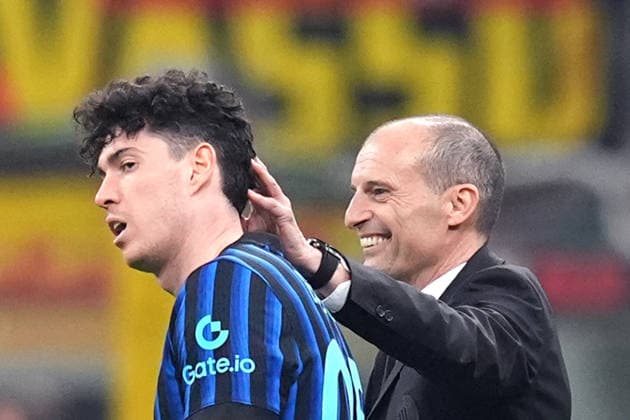 AC Milan™s head coach Massimiliano Allegri , Inter Milan™s Alessandro Bastoni during the Serie A soccer match between Milan and Inter at the San Siro Stadium in Milan , north Italy - Sunday , March 08 , 2026. - Soccer .  Copyright: xSpada LaPressex