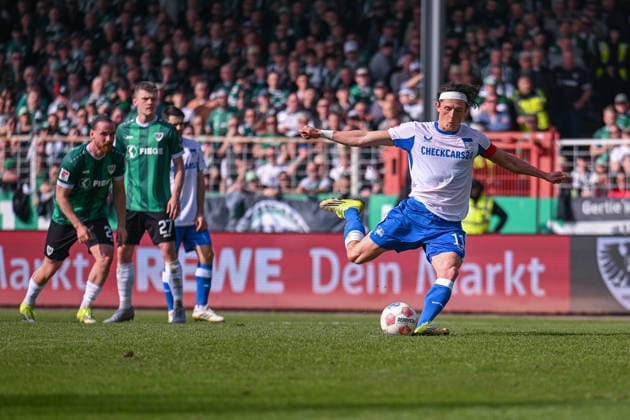 08.03.2026, Fussball, 2. Bundesliga, 25. Spieltag Saison 2025 2026, Preußen Münster - Hertha BSC, Fabian Reese (Hertha BSC) erzielt das Tor zum 0:1 per Elfmeter, xRHR-FOTO TKx