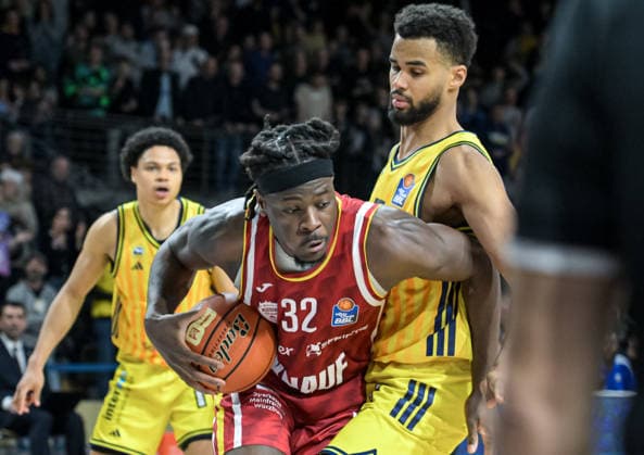 08.03.2026, xlakx, Basketball easyCredit BBL Bundesliga, Alba Berlin - Fitness First Würzburg Baskets v.l. Charles Thompson (Würzburg Baskets), Norris Agbakoko (Alba Berlin) Zweikampf, Duell, Kampf, tackle Berlin