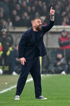 DANIELE DE ROSSI Coach, Genoa, Serie A 2025-26, Genoa-Roma 2-1, azione, action, single shot SERIE A 2025-26 GENOA-ROMA 2-1