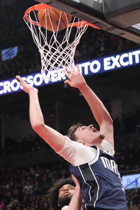 March 8, 2026, Toronto, On, CAN: Dallas Mavericks Cooper Flagg (32) scores during second half NBA, Basketball Herren, USA basketball action against the Toronto Raptors, in Toronto on Sunday, March 8, 2026. Cooper Flagg  - ZUMAc35_ 20260308_zaf_c35_139 Copyright: xChrisxYoungx