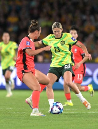 March 8, 2026, Sydney, Australia: Casey Phair (L) of Republic of Korea women football team and Alex Chidiac (R) of Australia women football team seen in action during the AFC Women s Asian Cup Group A match between Australia and Republic of Korea held at the Stadium Australia. Final score Australia 3:3 Republic of Korea. Australia Vs Republic Of Korea In Sydney - 08 Mar 2026  - ZUMAs197 20260308_aaa_s197_318 Copyright: xLuisxVeniegrax