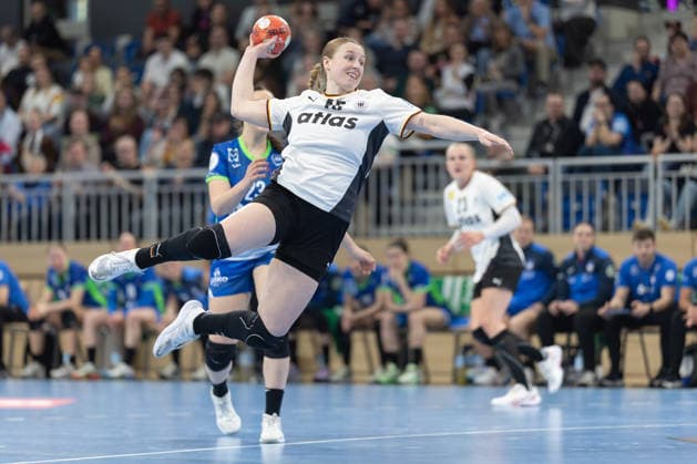 Deutschland - Slowenien, Handball-EM-Qualifikation der Frauen Jolina Huhnstock (Deutschland, 45). Handball-EM-Qualifikationsspiel der Frauen zwischen Deutschland und Slowenien am 8. März im SNP dome Heidelberg., Heidelberg Baden-Württemberg Deutschland SNP dome