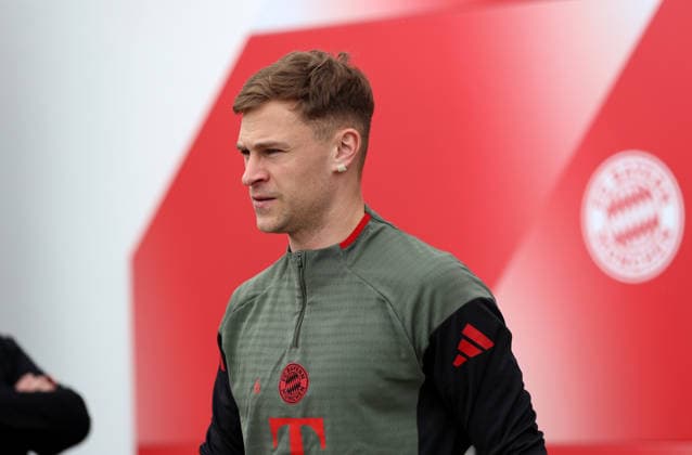 Fussball, Herren, Champions League, Saison 2025 2026, FC Bayern München, Abschlusstraining Joshua Kimmich (FC Bayern München) auf dem Weg zum Trainingsplatz
