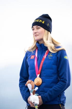 260309 Ebba Arsjö of Sweden with her bronze medal at the medal ceremony for the women s Super-G para alpine skiing during day 3 of the Milano Cortina 2026 Winter Paralympic Games on March 9, 2026 in Cortina. Photo: Maxim Thore BILDBYRAN kod MT MT1013 alpint alpine skiing paralympic games paralympics paralympiska spel paralympiske leker vinter-paralympics winter paralympics milano cortina 2026 milano cortina 2026 winter paralympic games 3 bbeng dam super-g sweden sverige bronsmedalj *** 260309 Ebba Arsjö of Sweden with her bronze medal at the medal ceremony for the women s Super G para alpine skiing during day 3 of the Milano Cortina 2026 Winter Paralympic Games on March 9, 2026 in Cortina Photo Maxim Thore BILDBYRAN kod MT MT1013 alpint alpine skiing paralympic games paralympiska spel paralympiske leker vinter paralympics winter paralympics milano cortina 2026 milano cortina 2026 winter paralympic games 3 bbeng dam super g sweden sverige bronsmedalj  Copyright: MAXIMxTHORE BB260309MT070