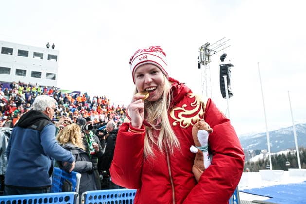 ITALY, VENETO - MARCH 9, 2026: Gold medal winner Varvara Voronchikhina of Russia during the victory ceremony for the women s para alpine skiing super G standing event at Tofane Alpine Skiing Centre during the 2026 Winter Paralympic Games, in Cortina d Ampezzo, Province of Belluno 2026 Winter Paralympics: Para Alpine Skiing  - ZUMAt113 20260309_zaa_t113_166 Copyright: xMikhailxTereshchenkox