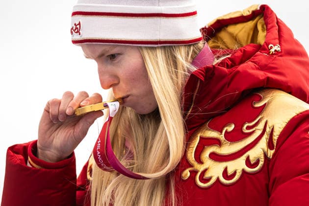 260309 Varvara Voronchikhina of Russia with her Paralympic gold medal at the medal ceremony for the women s Super-G para alpine skiing during day 3 of the Milano Cortina 2026 Winter Paralympic Games on March 9, 2026 in Cortina. Photo: Maxim ThorÃ BILDBYRAN kod MT MT1013 alpint alpine skiing paralympic games paralympics paralympiska spel paralympiske leker vinter-paralympics winter paralympics milano cortina 2026 milano cortina 2026 winter paralympic games 3 bbeng dam super-g ryssland *** 260309 Varvara Voronchikhina of Russia with her Paralympic gold medal at the medal ceremony for the women s Super G para alpine skiing during day 3 of the Milano Cortina 2026 Winter Paralympic Games on March 9, 2026 in Cortina Photo Maxim ThorÃ BILDBYRAN kod MT MT1013 alpint alpine skiing paralympic games paralympiska spel paralympiske leker vinter paralympics winter paralympics milano cortina 2026 milano cortina 2026 winter paralympic games 3 bbeng dam super g ryssland  Copyright: MAXIMxTHORE BB260309MT084