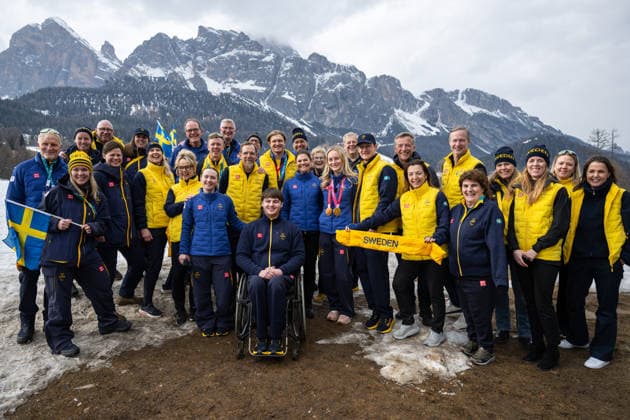 260309 Crown Princess Victoria of Sweden and Sweden™s Minister for Social Affairs Jakob Forssmed pose for a picture with Ebba Arsjö, Arvid Skoglund and Elijah Primak among members of the Swedish alpine team and members of the Swedish Swedish Parasport Federation after the Super-G para alpine skiing event on day three of the Milano Cortina 2026 Winter Paralympic Games on March 9, 2026 in Cortina. Photo: Maxim ThorÃ BILDBYRAN kod MT MT1015 alpint alpine skiing paralympic games paralympics paralympiska spel paralympiske leker vinter-paralympics winter paralympics milano cortina 2026 milano cortina 2026 winter paralympic games 3 bbeng sverige *** 260309 Crown Princess Victoria of Sweden and Sweden™s Minister for Social Affairs Jakob Forssmed pose for a picture with Ebba Arsjö, Arvid Skoglund and Elijah Primak among members of the Swedish alpine team and members of the Swedish Swedish Parasport Federation after the Super G para alpine skiing event on day three of the Milano Cortina 2026 Winter Paralympic Games on March 9, 2026 in Cortina Photo Maxim ThorÃ BILDBYRAN kod MT MT1015 alpint alpine skiing paralympic games paralympiska spel paralympiske leker vinter paralympics winter paralympics milano cortina 2026 milano cortina 2026 winter paralympic games 3 bbeng sverige  Copyright: MAXIMxTHORE BB260309MT090