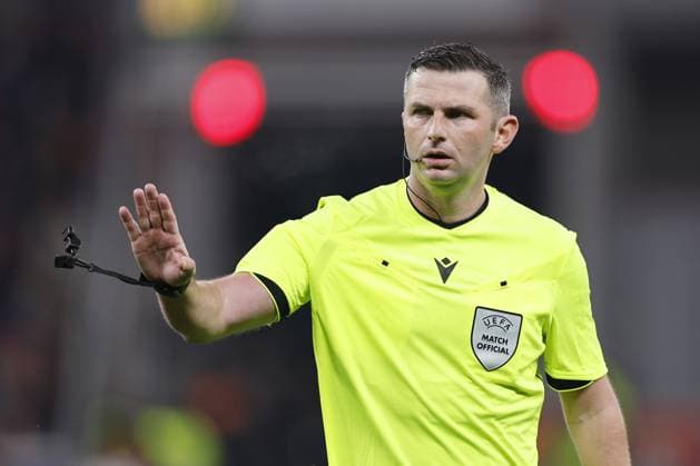 LEVERKUSEN Referee Michael Oliver during the UEFA Champions League match between Bayer 04 Leverkusen and Olympiakos Piraeus at the BayArena on February 24, 2026, in Leverkusen, Germany. BART STOUTJESDIJK ANP FOC 2026 2027 xVIxANPxSportx xBartxStoutjesdijkxIVx 552899352 originalFilename: 552899352.jpg
