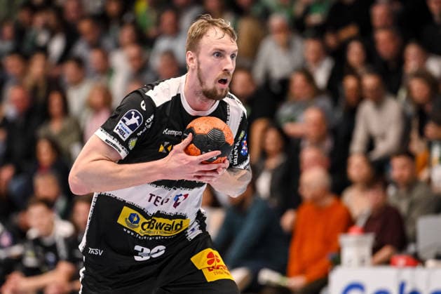 Goeppingen, Deutschland, 09.03.26: Dominik Solak (ThSV Eisenach) in Aktion, am Ball, Einzelaktion waehrend des Daikin Handball Bundesliga Spiels zwischen FRISCH AUF! Goeppingen vs ThSV Eisenach in der EWS Arena am 09. März 2026 in Goeppingen, Deutschland. (Foto von Harry Langer DeFodi Images) Goeppingen, Germany, 09.03.26: Dominik Solak (ThSV Eisenach) controls the Ball during the Daikin Handball Bundesliga match between FRISCH AUF! Goeppingen vs ThSV Eisenach at EWS Arena on March 9, 2026 in Goeppingen, Germany. (Photo by Harry Langer DeFodi Images) (Photo by Harry Langer DeFodi Images) -