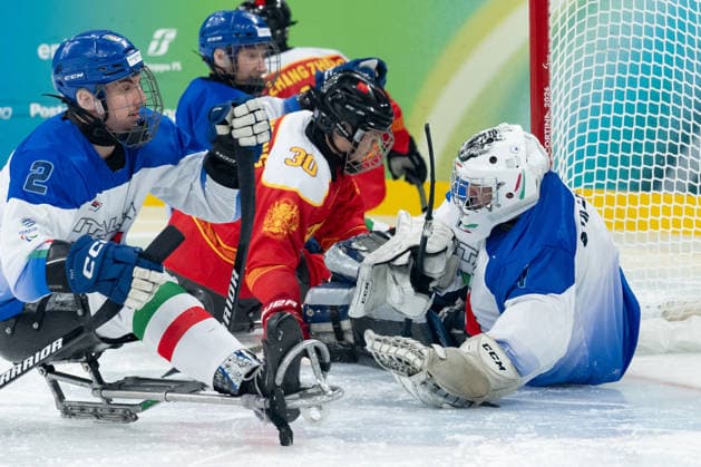 March 9, 2026, Milan, Lombardy, Italy: Para Ice hockey, Eishockey match between China and Italy Preliminary Round - Group A (ITA-CHN) during the Milano Cortina 2026 Winter Paralympics: Day 3 at the Milano Santagiulia Ice Hockey Arena. China defeat Italy 11-1. Milan Italy - ZUMAk331 20260309_oly_k331_389 Copyright: xRalfxKuckuckx