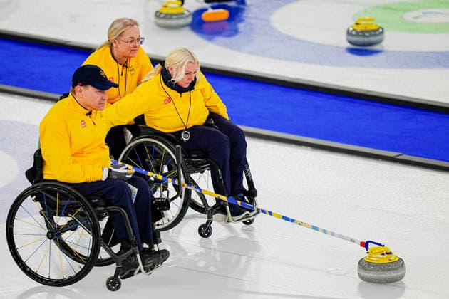 CORTINA, ITALY 20260309 Sweden s Ronny Persson, Sabina Johansson and Kristina Ulander during Monday s mixed curling match between Great Britain and Sweden in the Paralympics at Cortina Curling Olympic Stadium. *** The image is included in the SPORTS PACKAGE. For others PAYMENT IMAGE *** CORTINA ITALY x9200x *** CORTINA, ITALY 20260309 Sweden s Ronny Persson, Sabina Johansson and Kristina Ulander during Monday s mixed curling match between Great Britain and Sweden in the Paralympics at Cortina Curling Olympic Stadium The image is included in the SPORTS PACKAGE For others PAYMENT IMAGE CORTINA ITALY x9200x  Copyright: xBjörnxLarssonxRosvall TTx PARALYMPICS 2026 CURLING