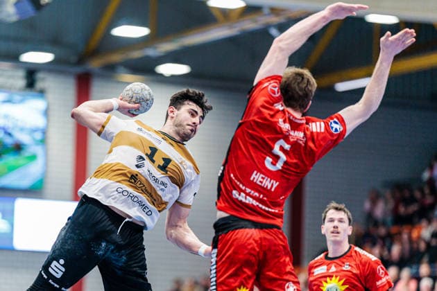 v.l. Doruk Pehlivan (HC Elbflorenz 2006, 11), Lutz Heiny (TuS N-Luebbecke, 05) GER, TuS N-Luebbecke vs. HC Elbflorenz 2006, Handball, 2. Bundesliga, 23. Spieltag, Spielzeit 2025 2026, 09.03.2026 GER, TuS N-Luebbecke vs. HC Elbflorenz 2006, Handball, 2. Bundesliga, 23. Spieltag, Spielzeit 2025 2026, 09.03.2026 Luebbecke Copyright: xEibner-Pressefoto JanxRollingerx EP_JSK