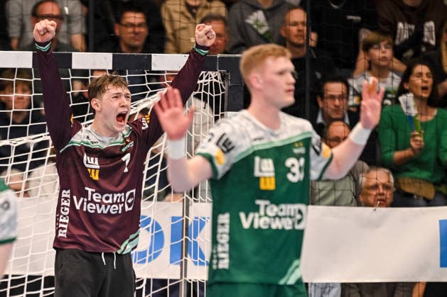 Goeppingen, Deutschland, 09.03.26: Torwart Julian Buchele (FRISCH AUF! Goeppingen) und Ymir Oern Gislason (FRISCH AUF! Goeppingen) gestikuliert, gestik waehrend des Daikin Handball Bundesliga Spiels zwischen FRISCH AUF! Goeppingen vs ThSV Eisenach in der EWS Arena am 09. März 2026 in Goeppingen, Deutschland. (Foto von Harry Langer DeFodi Images) Goeppingen, Germany, 09.03.26: Torwart Julian Buchele (FRISCH AUF! Goeppingen) und Ymir Oern Gislason (FRISCH AUF! Goeppingen) gestures during the Daikin Handball Bundesliga match between FRISCH AUF! Goeppingen vs ThSV Eisenach at EWS Arena on March 9, 2026 in Goeppingen, Germany. (Photo by Harry Langer DeFodi Images) (Photo by Harry Langer DeFodi Images) -