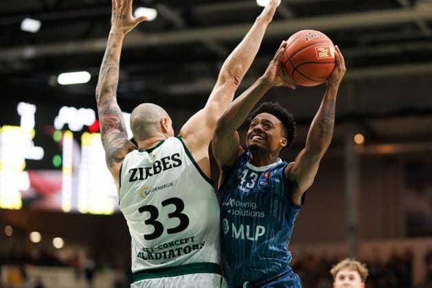 Kevin McClain (MLP Academics Heidelberg)4 im Zweikampf mit Maik Zirbes (Gladiators Trier), Vet Concept Gladiators Trier vs MLP Academics Heidelberg, Basketball, easyCredit BBL, 23. Spieltag, Saison 2025 2026, 09.03.2026 Vet Concept Gladiators Trier vs MLP Academics Heidelberg, Basketball, easyCredit BBL, 23. Spieltag, Saison 2025 2026, 09.03.2026 Copyright: xEibner-Pressefoto AlexanderxNeisx EP_ANS