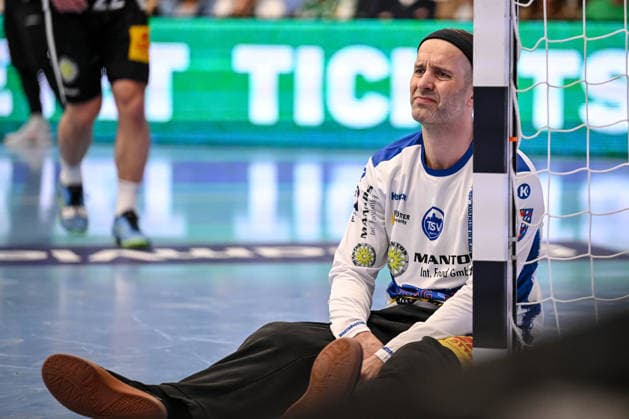 Goeppingen, Deutschland, 09.03.26: Torwart Silvio Heinevetter (ThSV Eisenach) am Boden waehrend des Daikin Handball Bundesliga Spiels zwischen FRISCH AUF! Goeppingen vs ThSV Eisenach in der EWS Arena am 09. März 2026 in Goeppingen, Deutschland. (Foto von Harry Langer DeFodi Images) Goeppingen, Germany, 09.03.26: Torwart Silvio Heinevetter (ThSV Eisenach) on the ground during the Daikin Handball Bundesliga match between FRISCH AUF! Goeppingen vs ThSV Eisenach at EWS Arena on March 9, 2026 in Goeppingen, Germany. (Photo by Harry Langer DeFodi Images) (Photo by Harry Langer DeFodi Images) -