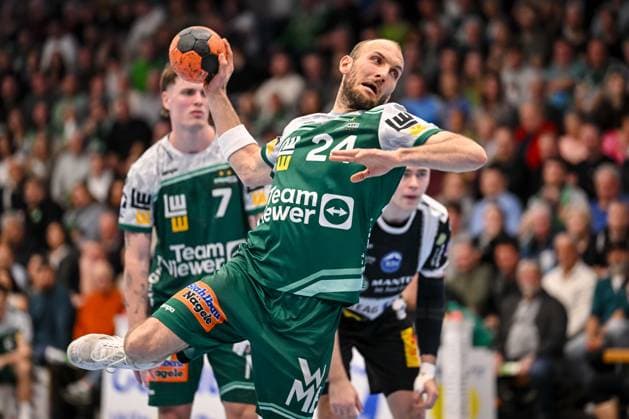 Goeppingen, Deutschland, 09.03.26: Marcel Schiller (FRISCH AUF! Goeppingen) iin Aktion, am Ball, Einzelaktion waehrend des Daikin Handball Bundesliga Spiels zwischen FRISCH AUF! Goeppingen vs ThSV Eisenach in der EWS Arena am 09. März 2026 in Goeppingen, Deutschland. (Foto von Harry Langer DeFodi Images) Goeppingen, Germany, 09.03.26: Marcel Schiller (FRISCH AUF! Goeppingen) controls the Ball during the Daikin Handball Bundesliga match between FRISCH AUF! Goeppingen vs ThSV Eisenach at EWS Arena on March 9, 2026 in Goeppingen, Germany. (Photo by Harry Langer DeFodi Images) (Photo by Harry Langer DeFodi Images) -