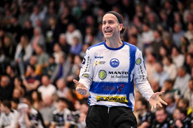 Goeppingen, Deutschland, 09.03.26: Torwart Silvio Heinevetter (ThSV Eisenach) gestikuliert, gestik waehrend des Daikin Handball Bundesliga Spiels zwischen FRISCH AUF! Goeppingen vs ThSV Eisenach in der EWS Arena am 09. März 2026 in Goeppingen, Deutschland. (Foto von Harry Langer DeFodi Images) Goeppingen, Germany, 09.03.26: Torwart Silvio Heinevetter (ThSV Eisenach) gestures during the Daikin Handball Bundesliga match between FRISCH AUF! Goeppingen vs ThSV Eisenach at EWS Arena on March 9, 2026 in Goeppingen, Germany. (Photo by Harry Langer DeFodi Images) (Photo by Harry Langer DeFodi Images) -