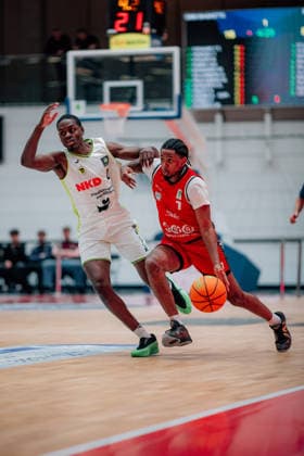 BB-2BL SBB Baskets - BBC Bayreuth Daivien Latrell Williamson (SBB Baskets), Tehree Johnathan Horn (BBC Bayreuth) waehrend der Saison 2025-2026 in der 2. Barmer Basketball Bundesliga Pro A am 26. Spieltag zwischen SBB Baskets und BBC Bayreuth in der Wolfgang-Lakenmacher-Halle am 9. March 2026 in Magdeburg, Sachsen Anhalt, Deutschland