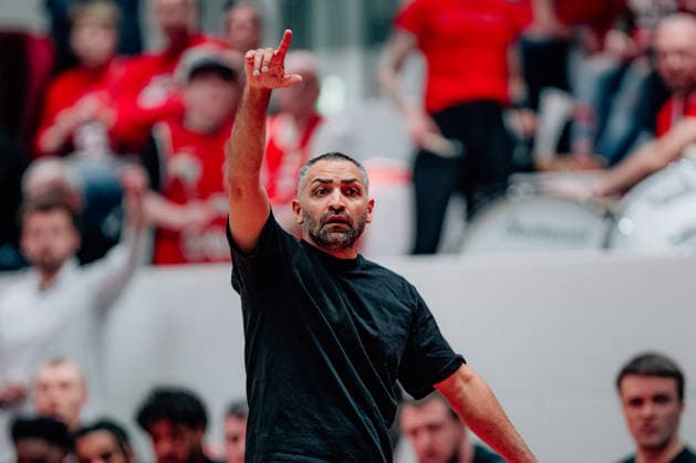 BB-2BL SBB Baskets - BBC Bayreuth Trainer Achmadschah Zazai (SBB Baskets) waehrend der Saison 2025-2026 in der 2. Barmer Basketball Bundesliga Pro A am 26. Spieltag zwischen SBB Baskets und BBC Bayreuth in der Wolfgang-Lakenmacher-Halle am 9. March 2026 in Magdeburg, Sachsen Anhalt, Deutschland