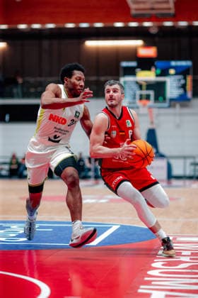 BB-2BL SBB Baskets - BBC Bayreuth Martin Bogdanov (SBB Baskets), KeVaughn Allen (BBC Bayreuth) waehrend der Saison 2025-2026 in der 2. Barmer Basketball Bundesliga Pro A am 26. Spieltag zwischen SBB Baskets und BBC Bayreuth in der Wolfgang-Lakenmacher-Halle am 9. March 2026 in Magdeburg, Sachsen Anhalt, Deutschland