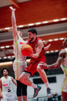 BB-2BL SBB Baskets - BBC Bayreuth Kevin Wohlrath (SBB Baskets) waehrend der Saison 2025-2026 in der 2. Barmer Basketball Bundesliga Pro A am 26. Spieltag zwischen SBB Baskets und BBC Bayreuth in der Wolfgang-Lakenmacher-Halle am 9. March 2026 in Magdeburg, Sachsen Anhalt, Deutschland