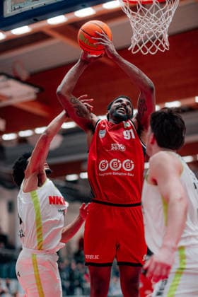 BB-2BL SBB Baskets - BBC Bayreuth Michael Hughes II (SBB Baskets) waehrend der Saison 2025-2026 in der 2. Barmer Basketball Bundesliga Pro A am 26. Spieltag zwischen SBB Baskets und BBC Bayreuth in der Wolfgang-Lakenmacher-Halle am 9. March 2026 in Magdeburg, Sachsen Anhalt, Deutschland