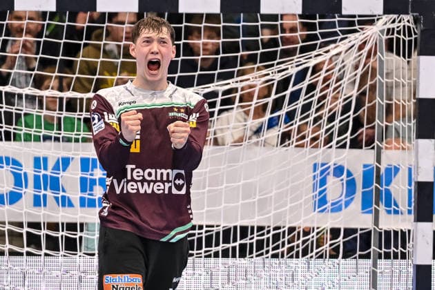 Goeppingen, Deutschland, 09.03.26: Torwart Julian Buchele (FRISCH AUF! Goeppingen) gestikuliert, gestik, jubelt waehrend des Daikin Handball Bundesliga Spiels zwischen FRISCH AUF! Goeppingen vs ThSV Eisenach in der EWS Arena am 09. März 2026 in Goeppingen, Deutschland. (Foto von Harry Langer DeFodi Images) Goeppingen, Germany, 09.03.26: Torwart Julian Buchele (FRISCH AUF! Goeppingen) gestures during the Daikin Handball Bundesliga match between FRISCH AUF! Goeppingen vs ThSV Eisenach at EWS Arena on March 9, 2026 in Goeppingen, Germany. (Photo by Harry Langer DeFodi Images) (Photo by Harry Langer DeFodi Images) -