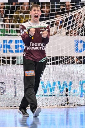 Goeppingen, Deutschland, 09.03.26: Torwart Julian Buchele (FRISCH AUF! Goeppingen) gestikuliert, gestik, jubelt waehrend des Daikin Handball Bundesliga Spiels zwischen FRISCH AUF! Goeppingen vs ThSV Eisenach in der EWS Arena am 09. März 2026 in Goeppingen, Deutschland. (Foto von Harry Langer DeFodi Images) Goeppingen, Germany, 09.03.26: Torwart Julian Buchele (FRISCH AUF! Goeppingen) gestures during the Daikin Handball Bundesliga match between FRISCH AUF! Goeppingen vs ThSV Eisenach at EWS Arena on March 9, 2026 in Goeppingen, Germany. (Photo by Harry Langer DeFodi Images) (Photo by Harry Langer DeFodi Images) -