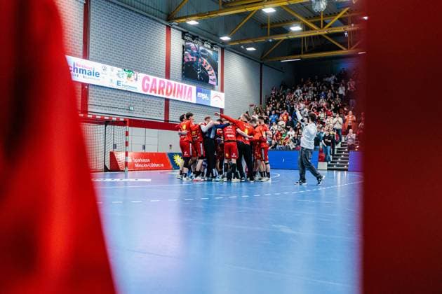 Die Mannschaft von TuS N-Luebbecke jubelt freut sich nach 34:31 Sieg GER, TuS N-Luebbecke vs. HC Elbflorenz 2006, Handball, 2. Bundesliga, 23. Spieltag, Spielzeit 2025 2026, 09.03.2026 GER, TuS N-Luebbecke vs. HC Elbflorenz 2006, Handball, 2. Bundesliga, 23. Spieltag, Spielzeit 2025 2026, 09.03.2026 Luebbecke Copyright: xEibner-Pressefoto JanxRollingerx EP_JSK