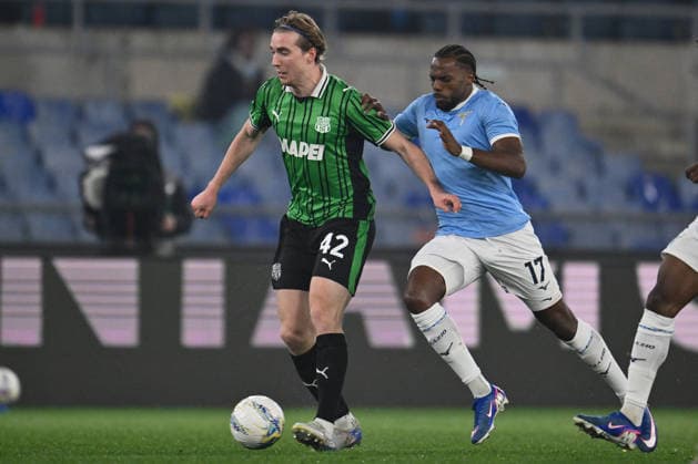 CALCIO - Serie A - SS Lazio vs US Sassuolo Kristian Thorstvedt of U.S. Sassuolo and Nuno Tavares of S.S. Lazio are in action during the 28th matchday of the Serie A championship between S.S. Lazio and U.S. Sassuolo at the Olympic Stadium on March 9, 2026 in Rome, Italy. Rome Italy  Copyright: xIPAxSport ABACAx