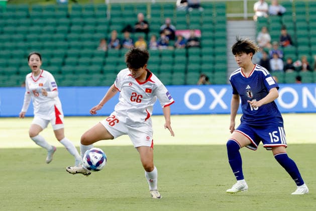 SOCCER ASIAN CUP JAPAN VIETNAM, Vu Thi Hoa of Vietnam under pressure from Aoba Fujino of Japan during the AFC Women™s Asian Cup Group C match between Japan and Vietnam at HBF Park in Perth, Tuesday, March 10, 2026. ( NO ARCHIVING, EDITORIAL USE ONLY PERTH WESTERN AUSTRALIA AUSTRALIA  Copyright: xRICHARDxWAINWRIGHTx 20260310111531932731