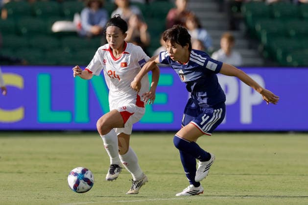 SOCCER ASIAN CUP JAPAN VIETNAM, Nguyen Thi Thuy Hang of Vietnam and Saki Kumagai of Japan compete for the ball during the AFC Women™s Asian Cup Group C match between Japan and Vietnam at HBF Park in Perth, Tuesday, March 10, 2026. ( NO ARCHIVING, EDITORIAL USE ONLY PERTH WESTERN AUSTRALIA AUSTRALIA  Copyright: xRICHARDxWAINWRIGHTx 20260310195886668489