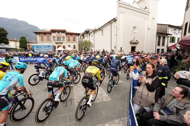 The start of the race during the 206-kilometer Stage 2 of the Tirreno-Adriatico cycling race from Camaiore to San Gimignano - Italy - Tuesday, March 10, 2026. - cycling .  Copyright: xMassimoxPaolone LaPressex