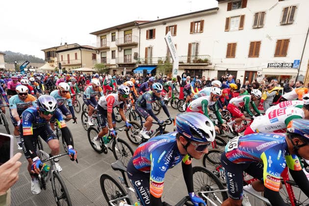 The start of the race during the 206-kilometer Stage 2 of the Tirreno-Adriatico cycling race from Camaiore to San Gimignano - Italy - Tuesday, March 10, 2026. - cycling .  Copyright: xMassimoxPaolone LaPressex