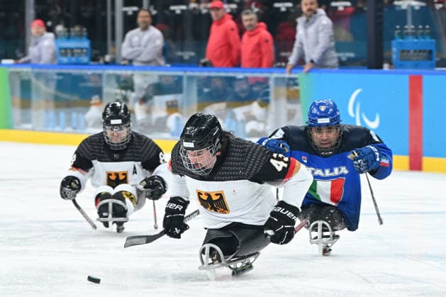 Para Ice hockey, Eishockey - Millano Cortina 2026 Winter Paralympics: Day 4 Para Ice Hockey - Milano Cortina 2026 Winter Paralympics: Day 4 MILANO SANTAGIULIA ICE HOCKEY ARENA MILANO, ITALY - MARCH 10: Preliminary Round - Group A Italy - Germany HERING Bernhard (No. 43, Athlet, Forward, 20.02.1992, Club Dresdner Eisloewen) Impressions of Team Para Ice Hockey Germany playing Team ITA at March 10 at the Milano Cortina 2026 Winter Paralympics Para Ice Hockey Tournament in the Milano Santagiulia Ice Hockey Arena at day 4. (Photo by RALF KUCKUCK) Copyright 2026 Ralf Kuckuck Milano Milano Santagiulia Ice Hockey Arena Italy