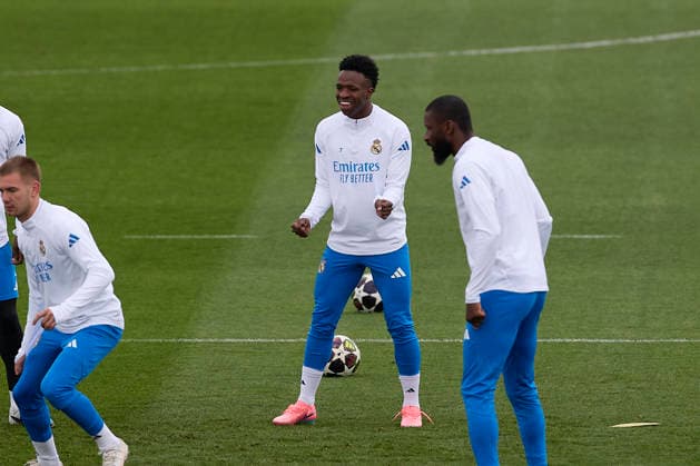 March 10, 2026, Madrid, Spain: Vinicius Junior of Real Madrid CF seen in action during the training session at Ciudad Real Madrid, on the eve of the UEFA Champions League 2025 2026 Round of 16 first leg football match between Real Madrid CF and Manchester City. Real Madrid CF Training Session And press conference, PK, Pressekonferenz In Spain - 10 Mar 2026  - ZUMAs197 20260310_aaa_s197_022 Copyright: xFedericoxTitonex