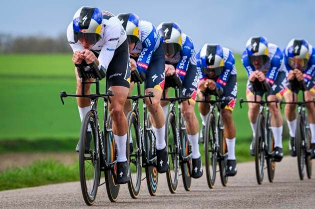 Paris Nice 2026 Stage 3 POUILLY-SUR-LOIRE, FRANCE - MARCH 10 : Team Red Bull - BORA - Hansgrohe in action during stage 3 of the 84th edition of Paris - Nice an UCI World Tour 2.UWT Team Time Trial stage for Men Elite of 23.5 km with start in Cosne-Cours-sur-Loire and finish in Pouilly-sur-Loire on March 10, 2026 in Pouilly-sur-Loire, France, 10 03 2026 ( Motordriver Guy De Vuyst - Pouilly-sur-Loire France  Copyright: xNicoxVereeckenx