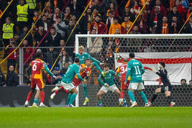 Football - UEFA Champions League - Round of 16 - 1st Leg - Galatasaray SK v Liverpool FC ISTANBUL, TURKEY - Tuesday, March 10, 2026: Galatasaray s Gökdeniz Gürpüz scores the first goal during the UEFA Champions League Round of 16 1st Leg match between Galatasaray SK and Liverpool FC at the Ali Sami Yen Stadium. (Photo by David Rawcliffe Propaganda) ISTANBUL Ali Sami Yen Stadium MARMARA TURKEY  Copyright: xDavidxRawcliffex P2026-03-10-Galatasaray_Liverpool-45
