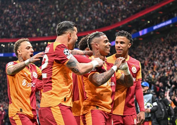 Galatasaray v Liverpool - UEFA Champions League ISTANBUL, TURKIYE - MARCH 10: Mario Lemina (2nd R) of Galatasaray celebrates with teammates after scoring during the UEFA Champions League round of 16 play-off first leg match between Galatasaray and Liverpool at RAMS Park in Istanbul, Turkiye, on March 10, 2026. Elif Ozturk Anadolu Istanbul Turkey. Editorial use only. Please get in touch for any other usage.  Copyright: x2026xAnadoluxElifxOzturkx
