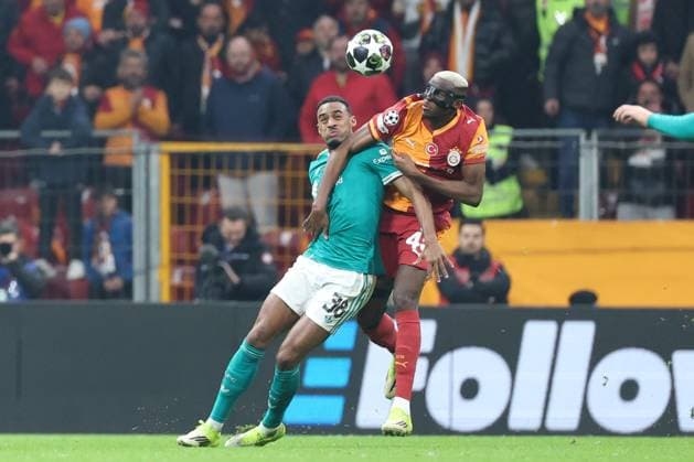 ISTANBUL, TURKEY, MAR. 10, 2026 SOCCER UEFA CHAMPIONS LEAGUE ROUND OF 16 1ST LEG, GALATASARAY vs. LIVERPOOL Ryan Gravenberch of Liverpool FC and Victor Osimhen of Galatasaray A.S. in duel ISTANBUL ISTANBUL, TURKEY RAMS Park RAMS Park, Istanbul TURKEY