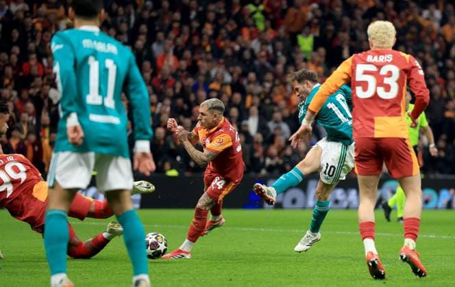 Alexis Mac Allister of Liverpool attempts a shot on goal Galatasaray v Liverpool, UEFA Champions League, Round of 16, First Leg, Football, RAMS Park, Istanbul, Turkiye - 10 Mar 2026Istanbul RAMS Park Turkey EDITORIAL USE ONLY No use with unauthorised audio, video, data, fixture lists, club league logos or live services. Online in-match use limited to 120 images, no video emulation. No use in betting, games or single club league player publications. Copyright: xGeorgexTewkesbury Shutterstockx 16740258ax