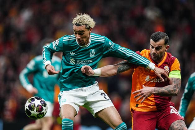 Galatasaray v Liverpool - UEFA Champions League ISTANBUL, TURKIYE - MARCH 10: Abdulkerim Bardakci (R) of Galatasaray in action against Hugo Ekitike (L) of Liverpool during the UEFA Champions League round of 16 play-off first leg match between Galatasaray and Liverpool at RAMS Park in Istanbul, Turkiye, on March 10, 2026. Hakan Akgun Anadolu Istanbul Turkey. Editorial use only. Please get in touch for any other usage.  Copyright: x2026xAnadoluxHakanxAkgunx