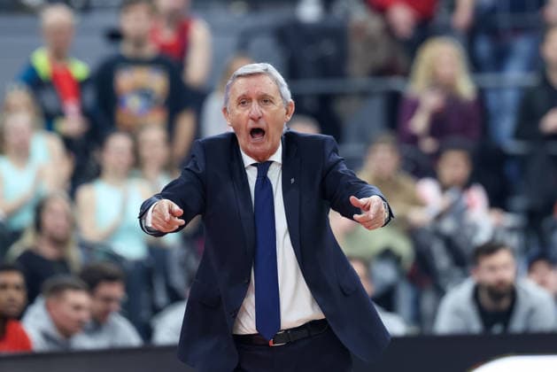 Svetislav Pesic (FC Bayern Basketball, Chef-Trainer) gestikuliert, GER, FC Bayern Basketball vs. Basketball Loewen Braunschweig, Basketball, easycredit Basketball Bundesliga, 25. Spieltag, Saison 2025 2026, 10.03.2026, GER, FC Bayern Basketball vs. Basketball Loewen Braunschweig, Basketball, easycredit Basketball Bundesliga, 25. Spieltag, Saison 2025 2026, 10.03.2026 Muenchen Copyright: xEibner-Pressefoto JennixMaulx EP_JML