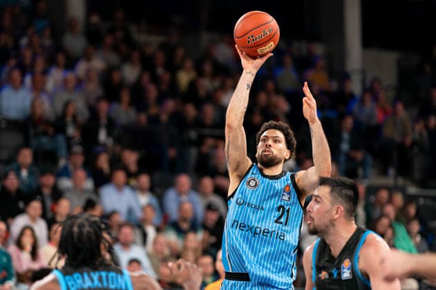 Devon Daniels (Veolia Towers Hamburg, 21) beim Wurf, GER, Veolia Towers Hamburg vs Science City Jena, Basketball, Bundesliga, Spieltag 26, Saison 2025 2026, 10.03.2026 GER, Veolia Towers Hamburg vs Science City Jena, Basketball, Bundesliga, Spieltag 26, Saison 2025 2026, 10.03.2026 Hamburg Copyright: xEibner-Pressefoto MaxxVincenx EP_MVN