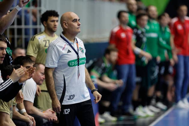 RK Nexe v Recken v TSV Hannover-Burgdorf - EHF European League Men 2025 2026 NASICE, CROATIA - MARCH 10: Coach Juan Carlos Pastor of TSV Hannover-Burgdorfduring the EHF European League Men 2025 2026 match between RK Nexe and Recken - TSV Hannover-Burgdorf at Sports Hall King Tomislav on March 10, 2026 in Nasice, Croatia.  DavorxJavorovic PIXSELL